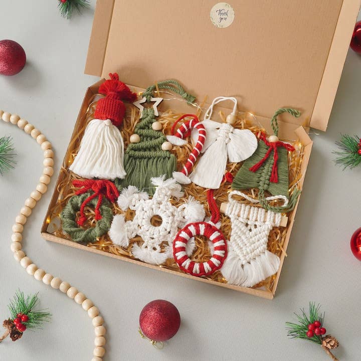 Adornos Navideños de Macramé - X06 y otras tendencias de Resultados para productos navideños al por mayor. Devoluciones gratuitas y condiciones de pago a 60 días en Faire en Faire.