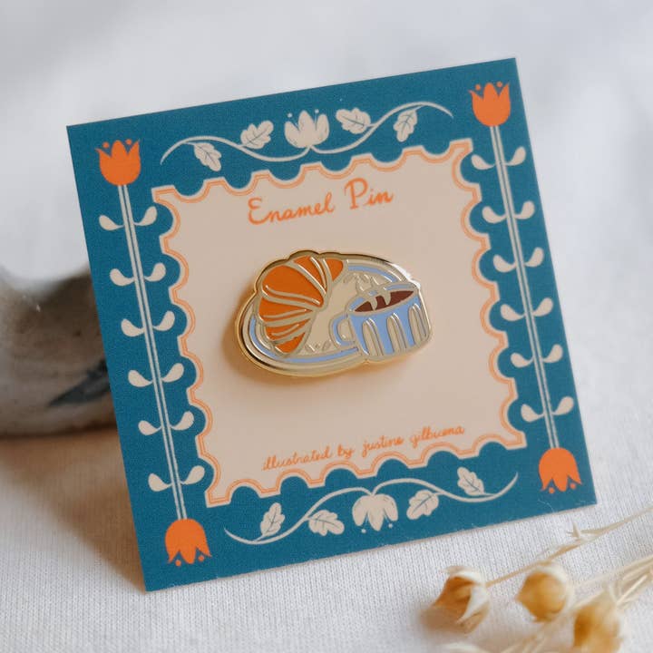 Justine Gilbuena - Wholesale Lapel Pin/Button - Croissant Enamel Pin0