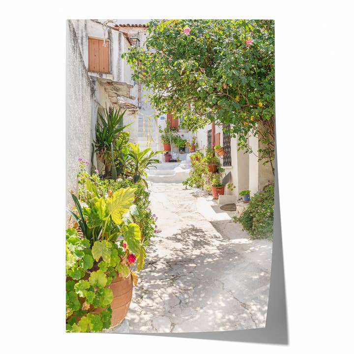 Gränd i en grekisk by | Konstfotografi Skriv ut för wholesale av Natasha Riha Photography