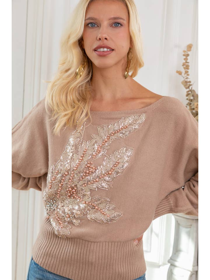 beige Stickad tröja med fladdermusärmar broderade med paljetter för wholesale på Faire