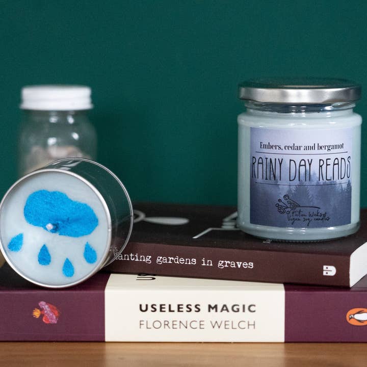 Rainy Day Reads candle | Book and reading | fireplace scent for wholesale by Fictionwicks