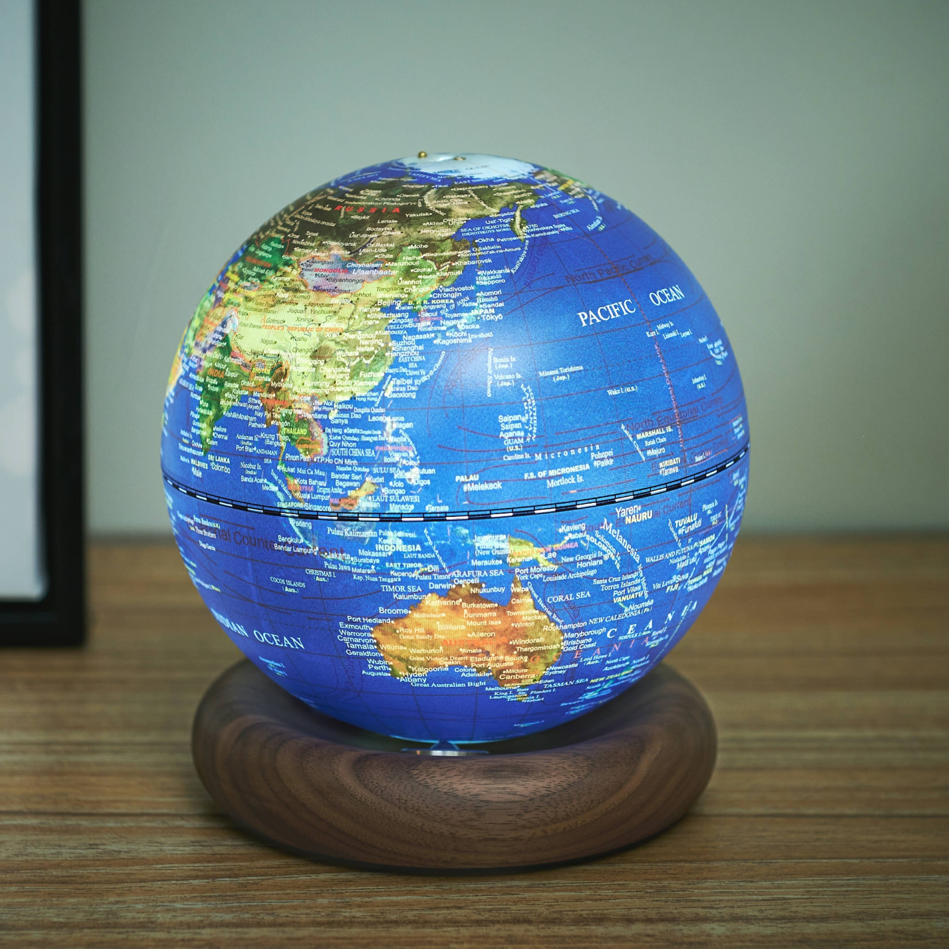 Gingko Design - Wholesale Desk Globe - Mini AtlasGlobe Light5