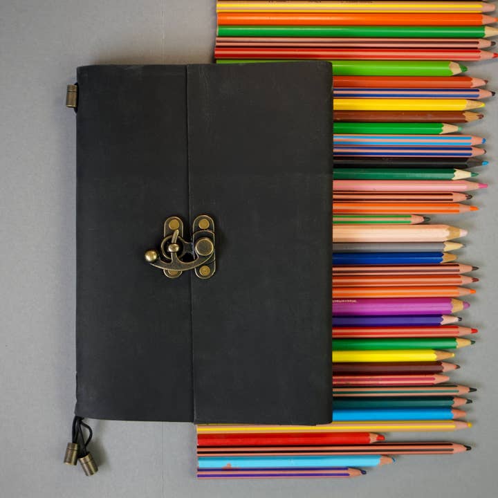 Midori A5 Notizbuch mit Schloss aus schwarzem Rindsleder für den Großhandel von Rust Sydney