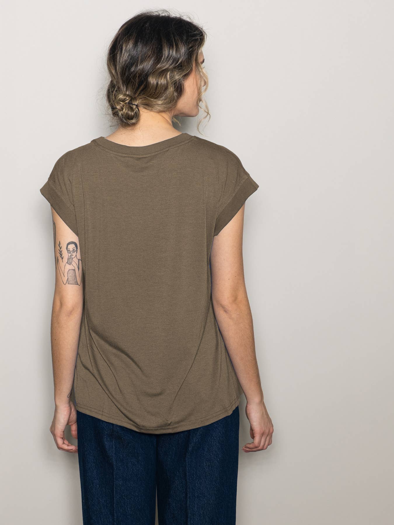 Elloh Collection - Wholesale T-Shirt - Women's - Oversized Soft Touch Crew Neck Muscle Tee Shirt9