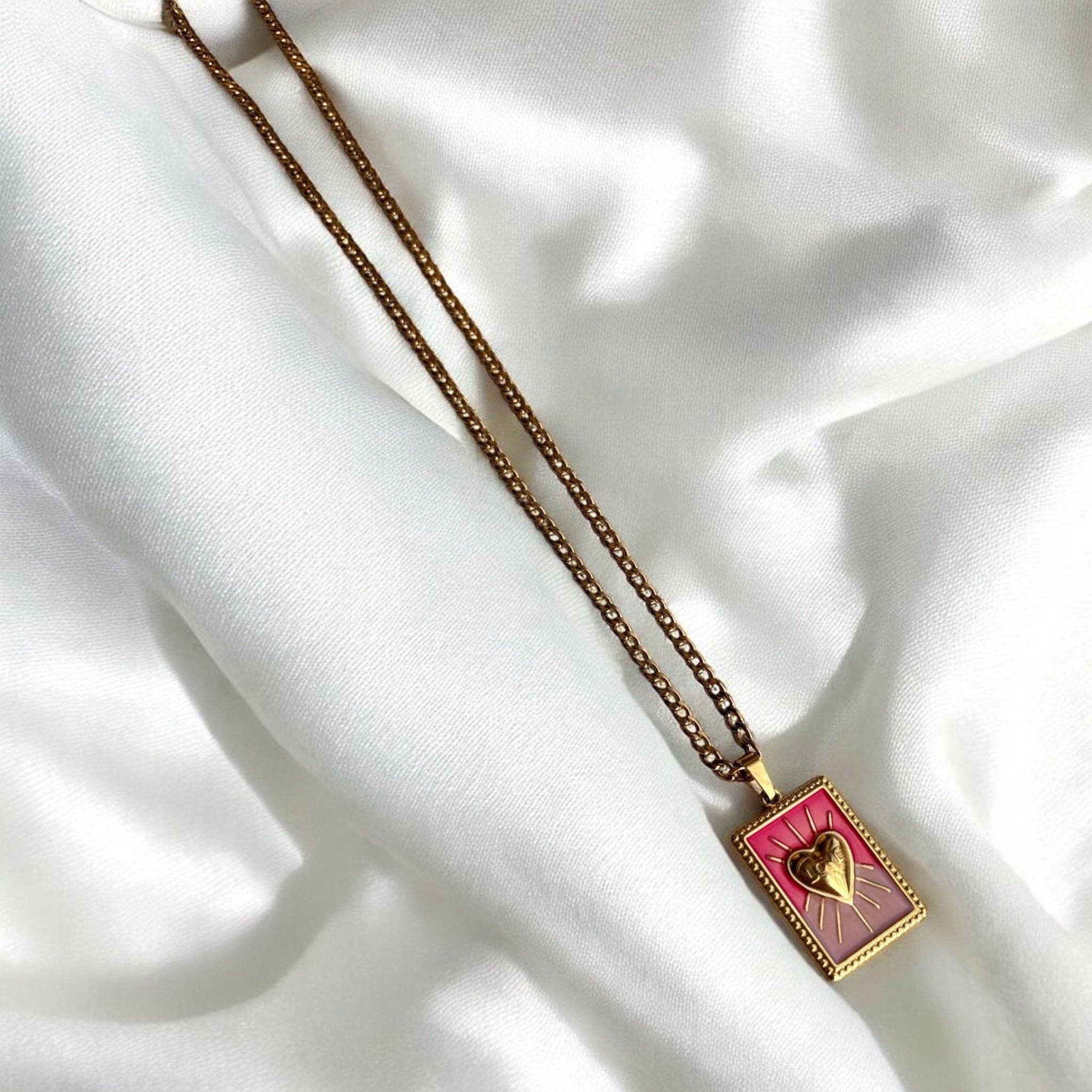 DUESTELLE ITALIA - Wholesale Pendant/Charm Necklace - Golden Love - Necklace with Heart Pendant in Steel1