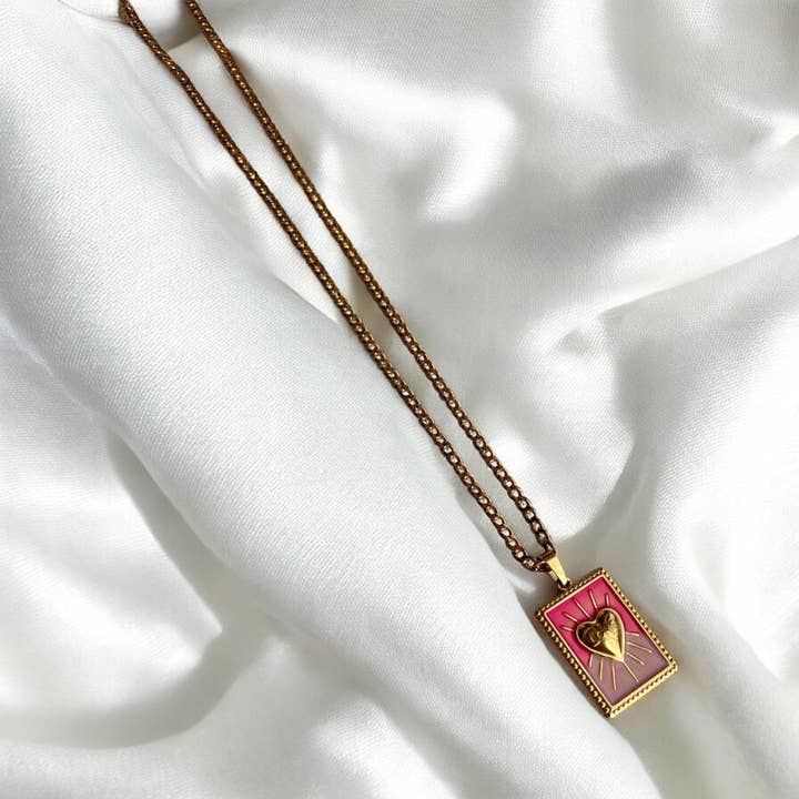 DUESTELLE ITALIA - Wholesale Pendant/Charm Necklace - Golden Love - Necklace with Heart Pendant in Steel1