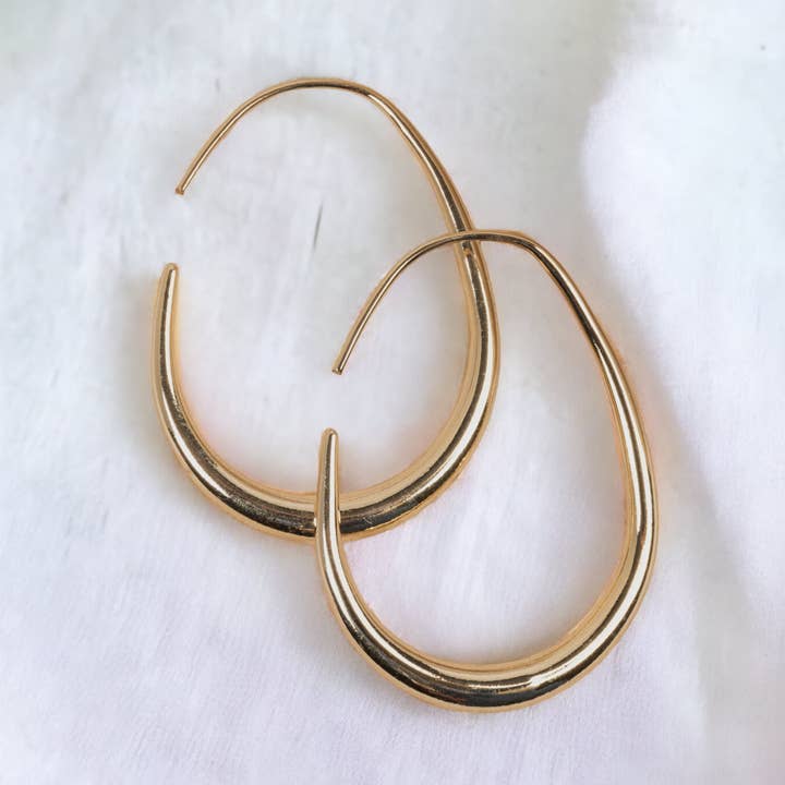 Medium gradueret Oval Hoops for engroshandel hos Elsie & Zoey