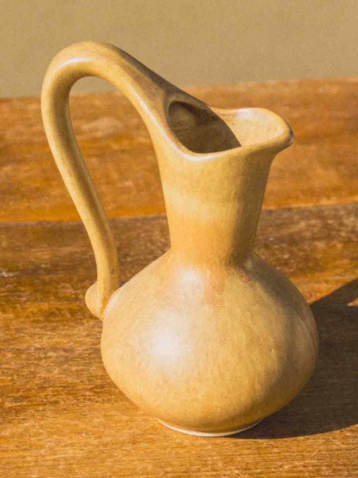 Small pitcher for wholesale by Eloge