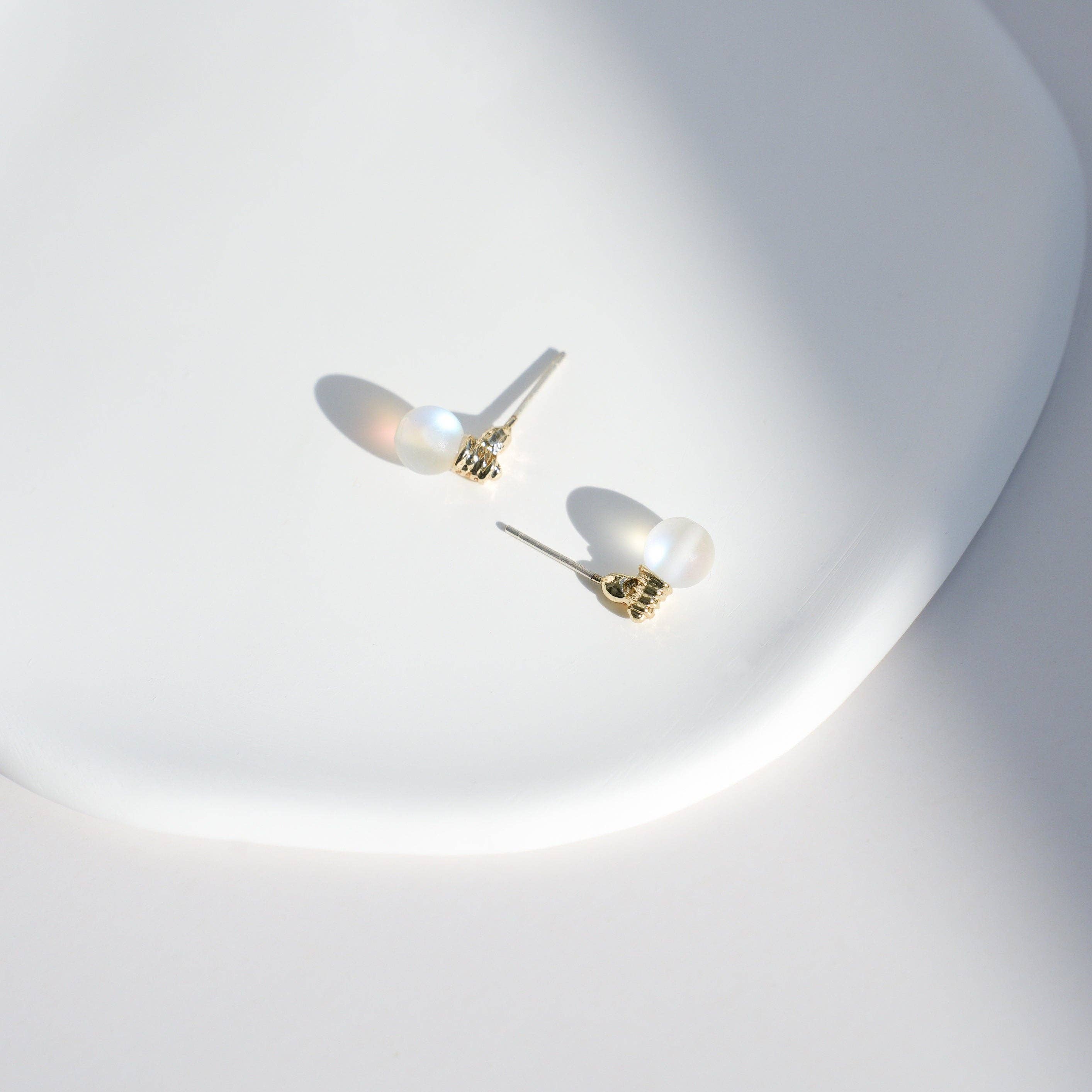 Mini Story Co - Wholesale Stud/Post Earrings - Gold Light Bulb Stud Earrings1