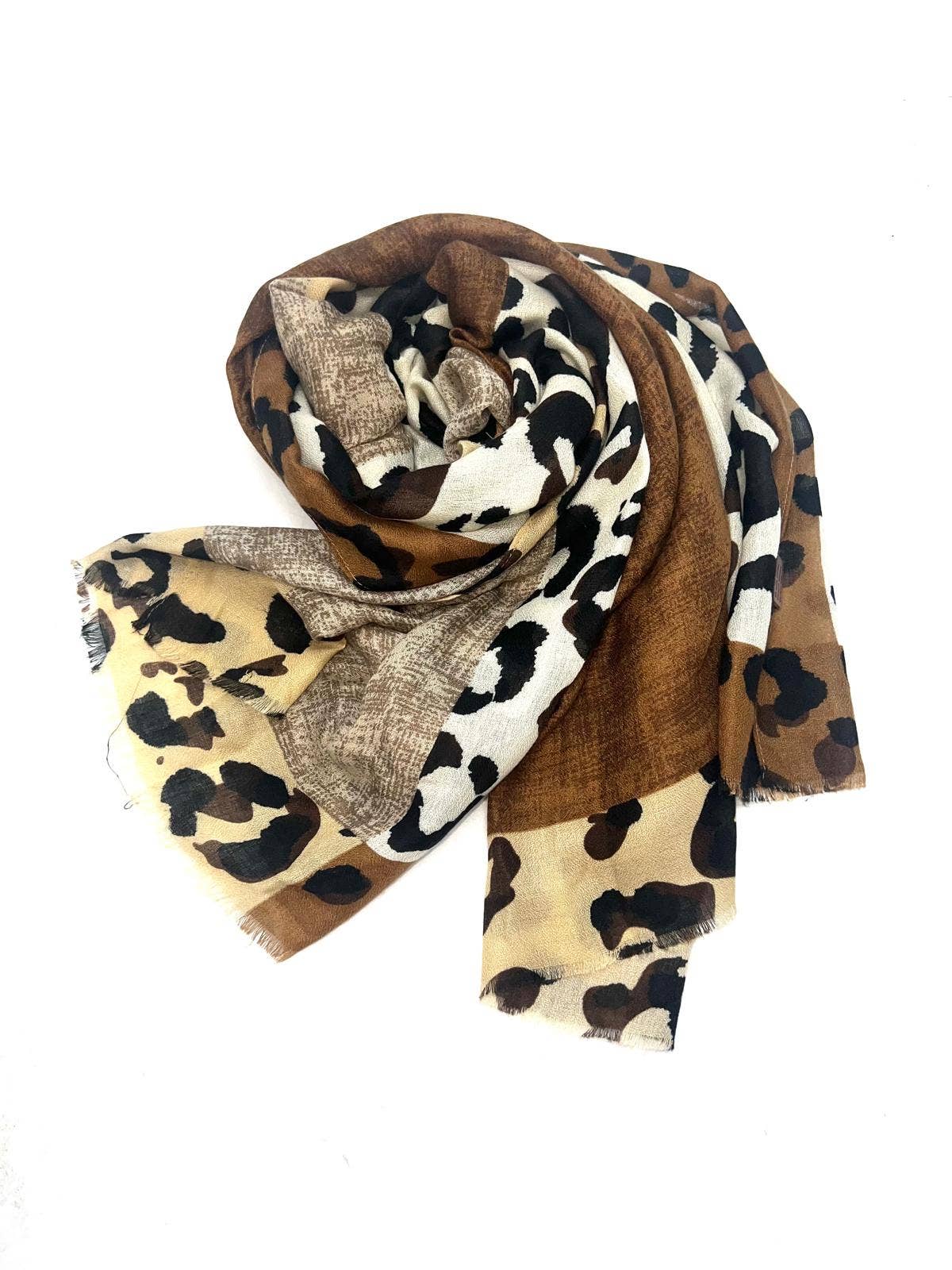 LINETA – Großhandel Schal – Damen – HGE-20032 Bedrucktes Halstuch mit Leopardenmuster1