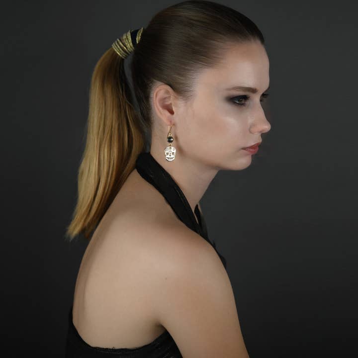 KBD Studio – Engroshandel Hængeøreringe og creoløreringe – Golden Skull med/eller uden lange kvast øreringe (pyrit)3