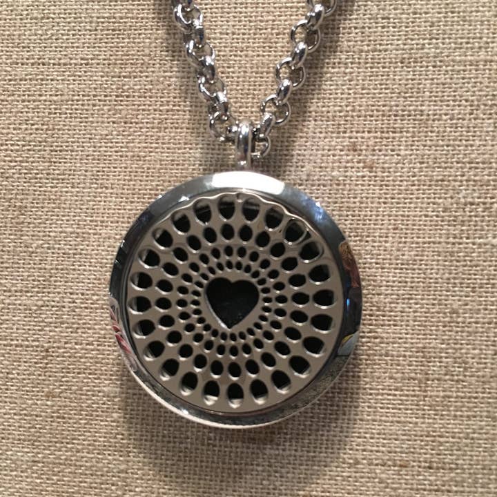 Baltic Essentials - Wholesale Aromatherapy Necklace - Essential Oil Pendant 316L Surgical Grade Diffuser Locket2