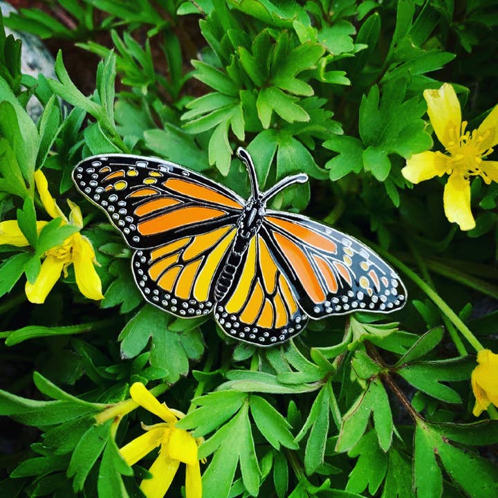 The Roving House - Wholesale Lapel Pin/Button - Monarch Butterfly Lapel Pin