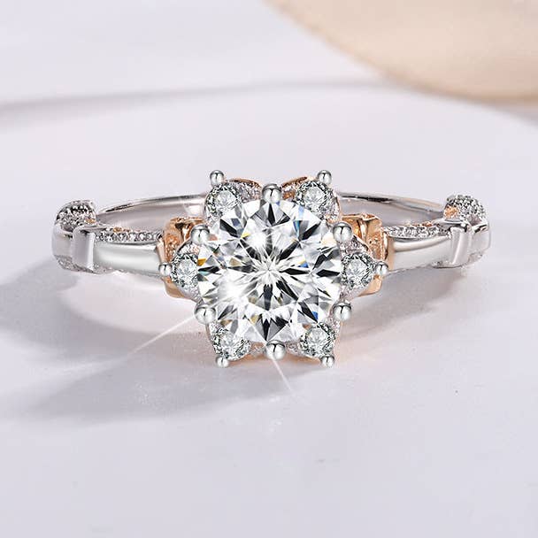 Moissanit-Verlobungsring in Blumenform aus 925er-Sterlingsilber für den Großhandel von Perimade & Co. LLC