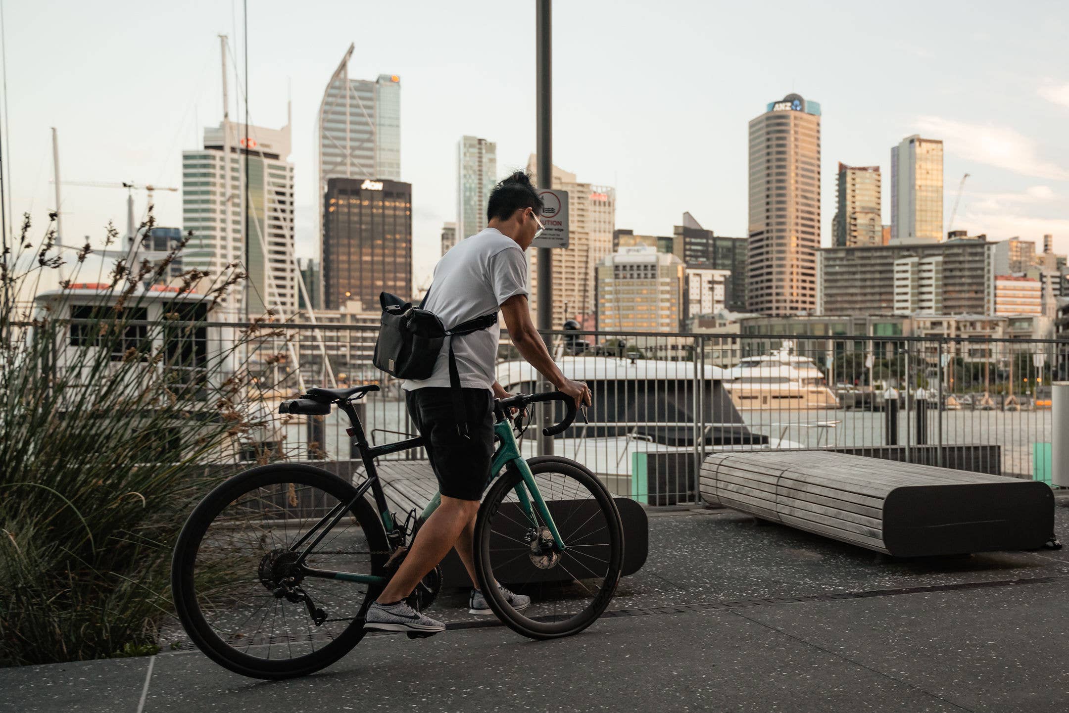 Langly Co. – wholesale Axelremsväska – Herr – Bravo Mirrorless eller Film Camera Axelväska16