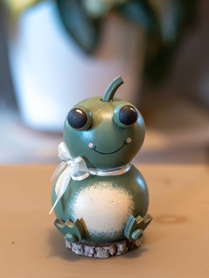 Frankie Frog - Minuscule pour la vente par Meadowbrooke Gourds