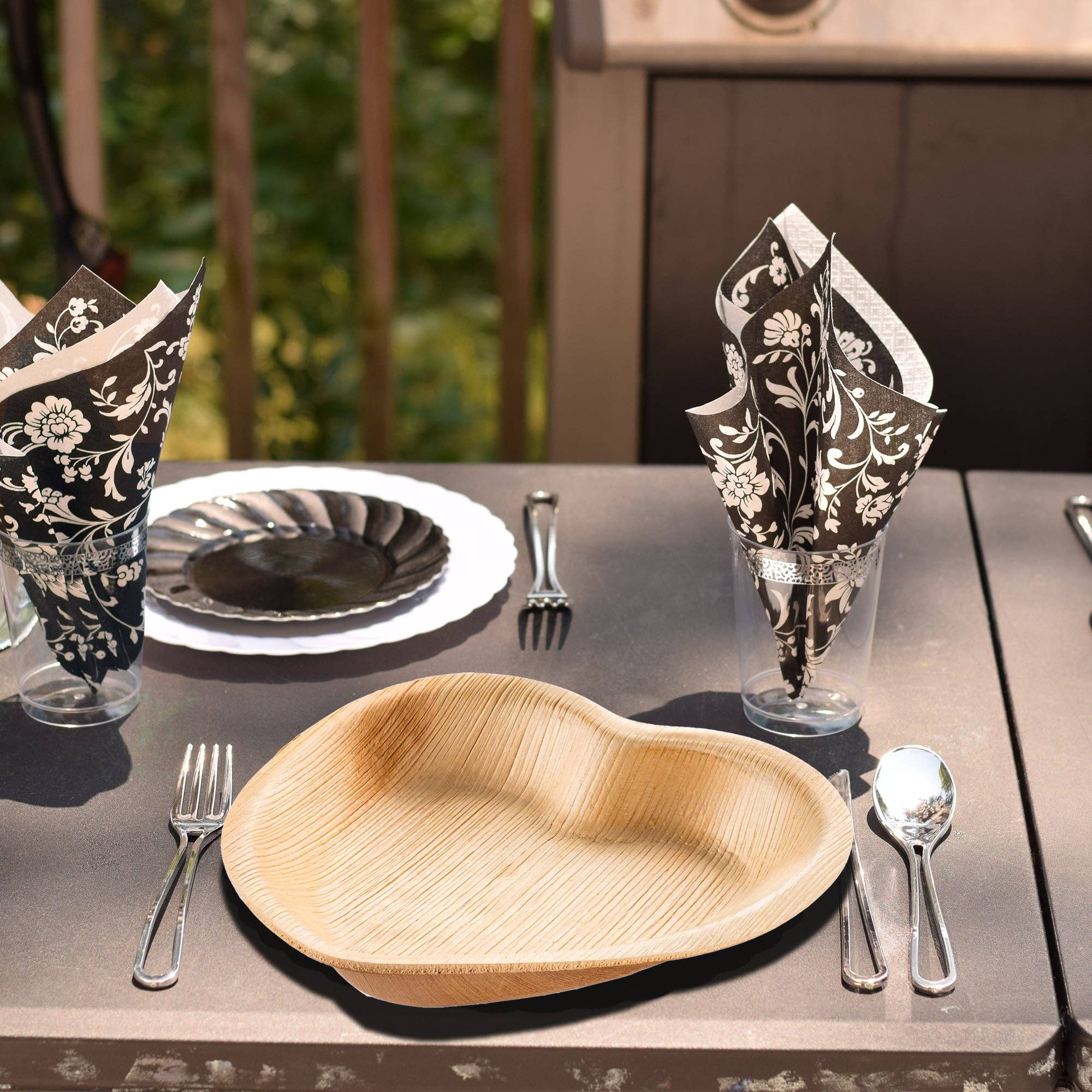 Smarty had a Party - Wholesale Salad Plate - 6" Heart Natural Palm Leaf Salad Plates - 100 pcs6