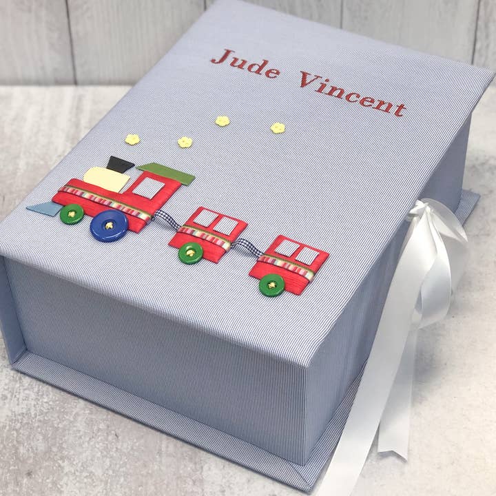 Caja de recuerdos mediana para bebés, diseño de tren multicolor para venta al por mayor de MARCELA