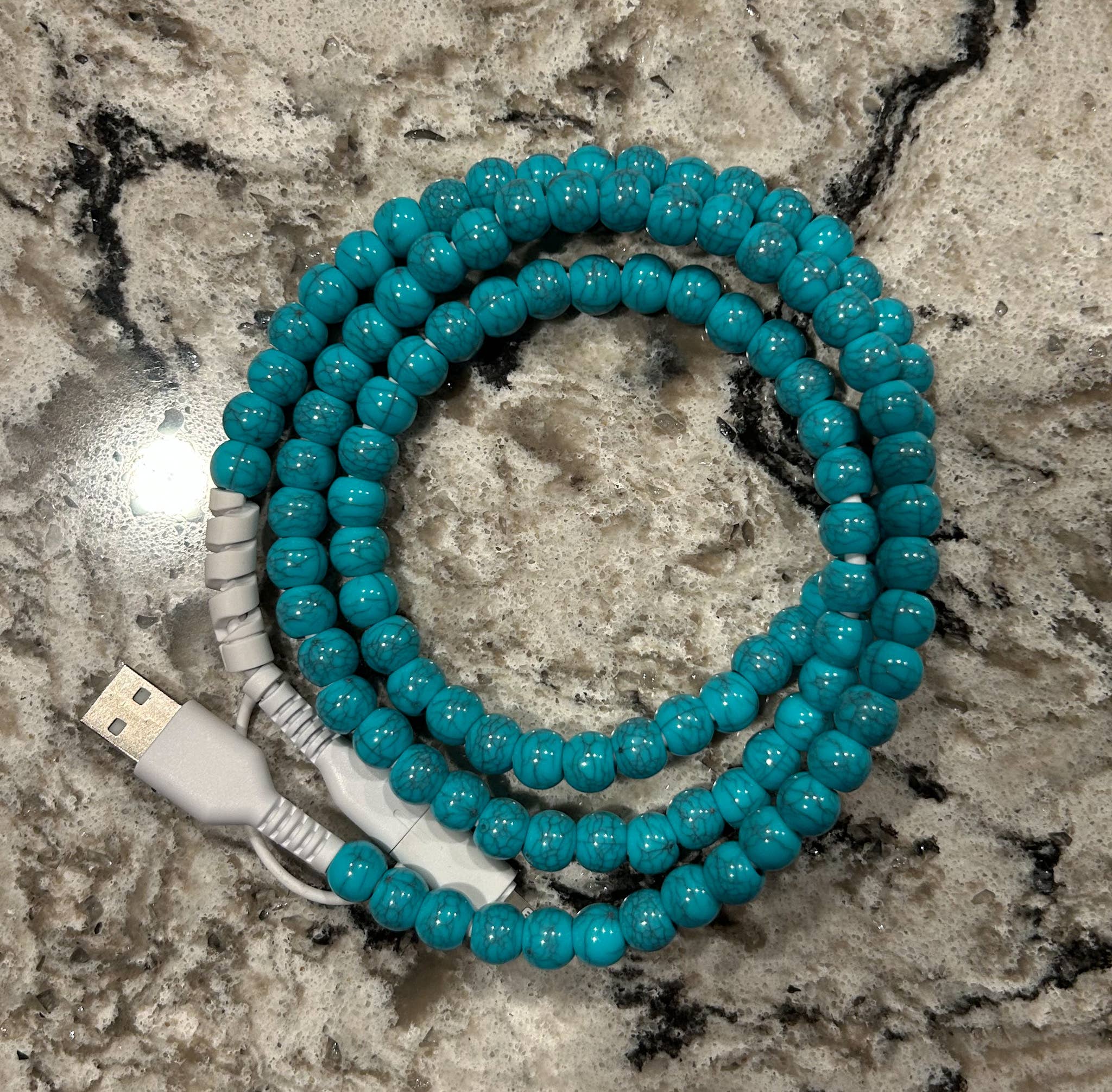 JILLIAN INK LLC - Wholesale Portable Charger - Beaded Phone Charger with Lightning & USB-C Cable1