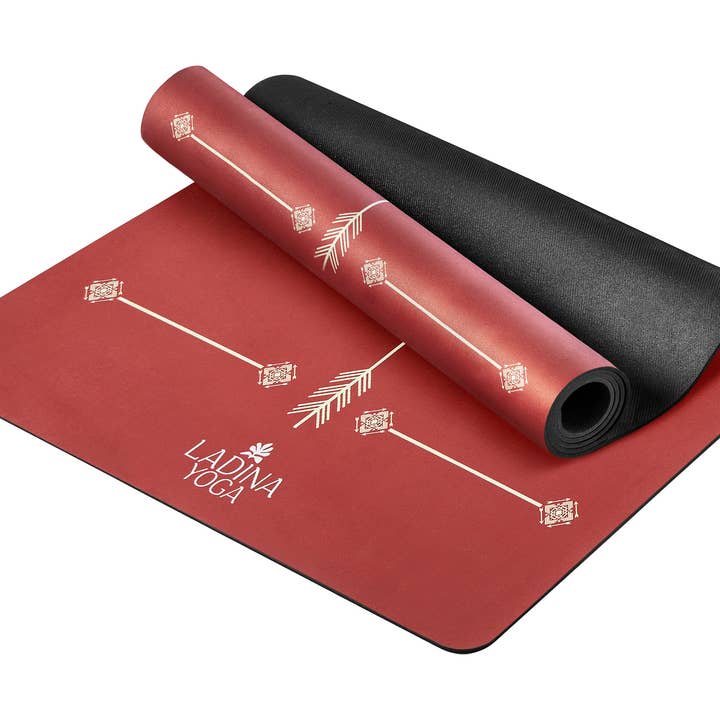 Warrior Red Velvet - Tappetino Yoga Sostenibile per la vendita all'ingrosso da parte di ZanatanyConcepts