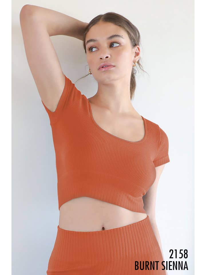 NIKIBIKI - Venta al por mayor Jersey corto de punto - Mujer - NS8230 - Top corto con cuello redondo2