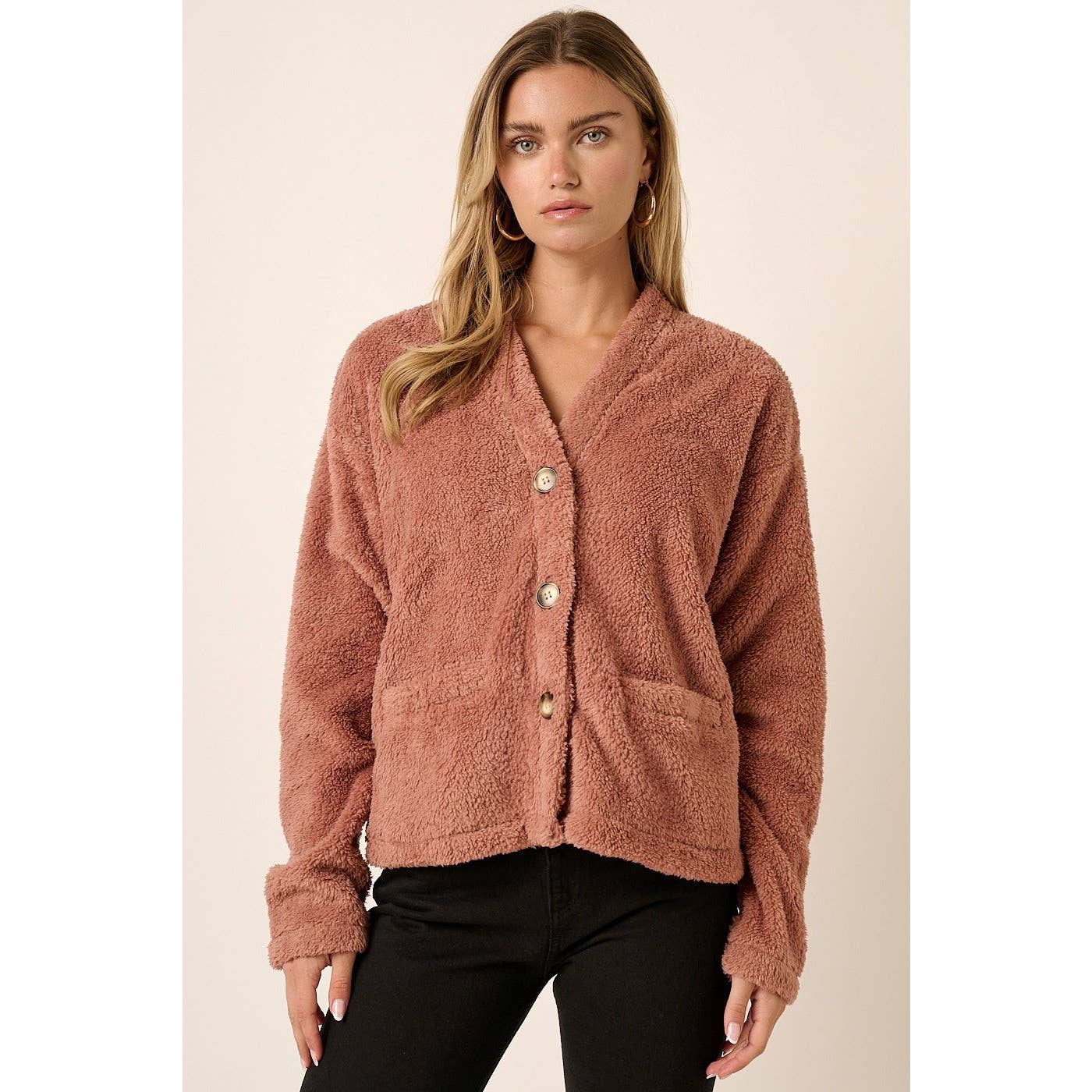 mittoshop – Großhandel Strickjacke – Damen – CARDIGAN AUS PELZ MIT KNOPFLEISTE0