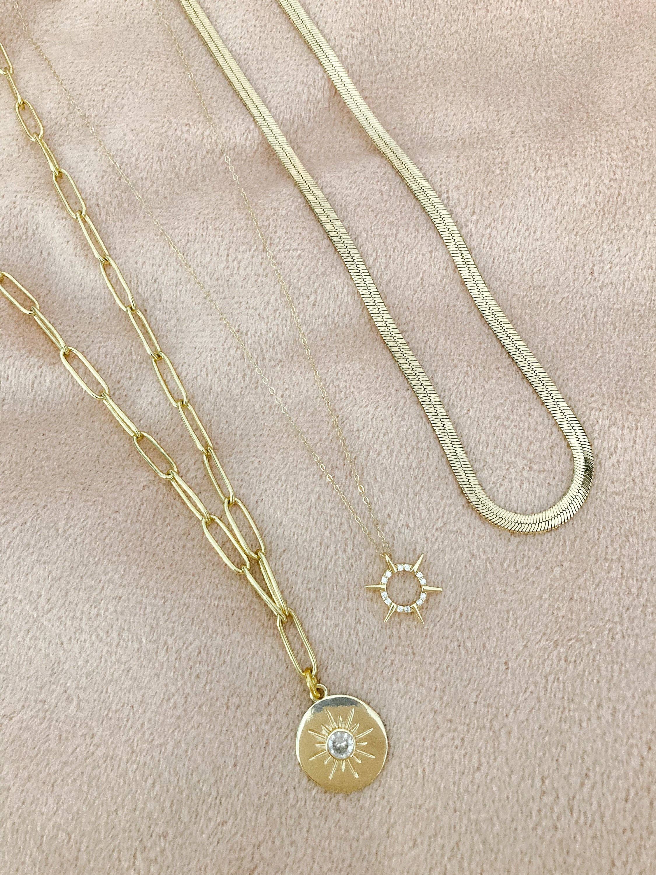 Amady Jewelry - Vente Colliers à pendentif - Collier en forme de soleil doré, trombone, chaîne en métal doré, médaillon5