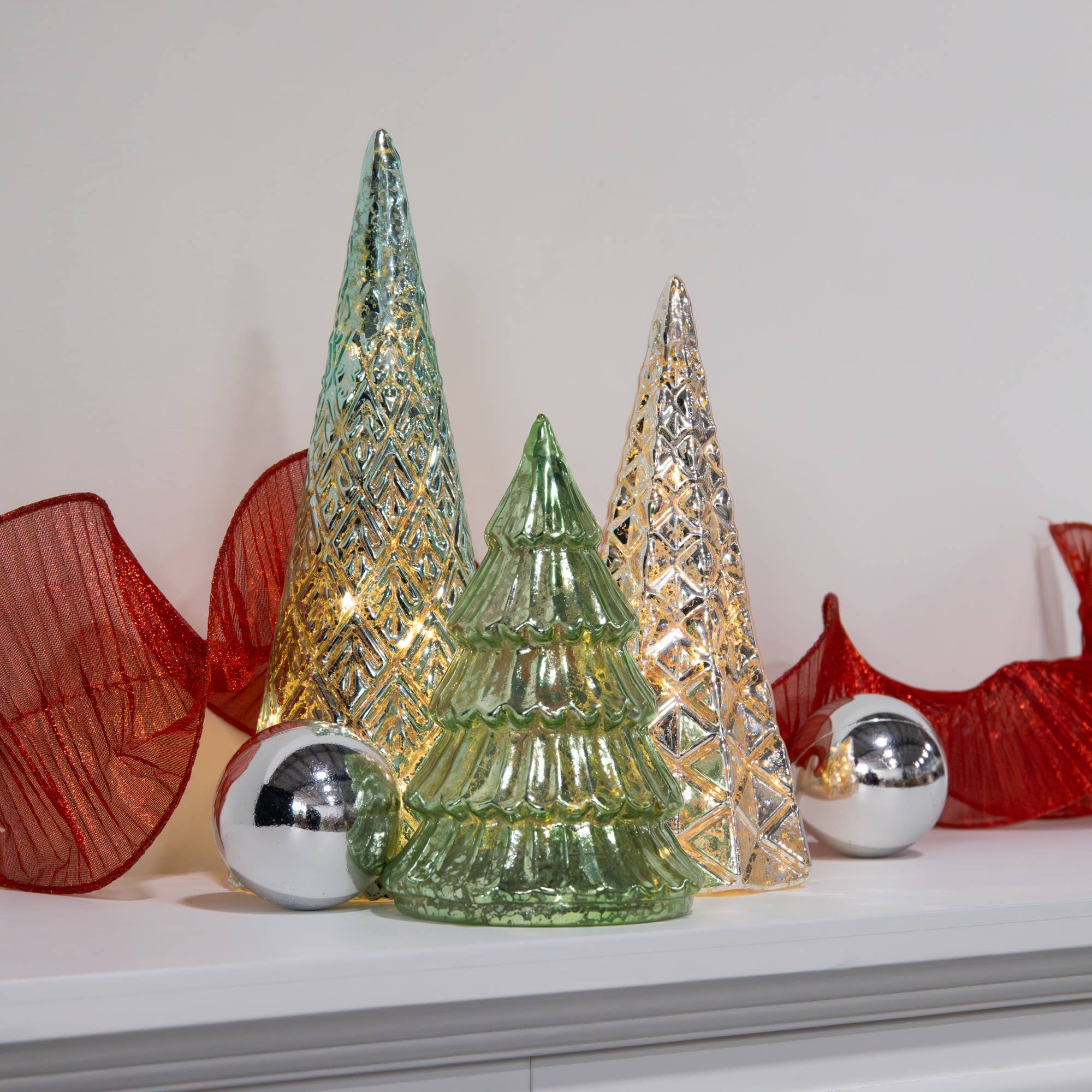 LumaBase - Wholesale Christmas Decoration - Battery Operated Green & Silver Trees - Set of 31