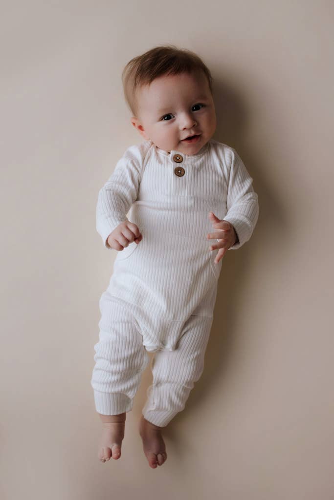 Three Little Tots - Wholesale Rompertje - Baby - Baby ribgebreide romper met zakken44
