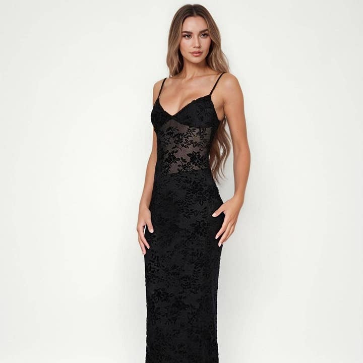 Robe longue en dentelle transparente dos nu à bretelles fines et décolleté cœur (C) pour la vente par BELLISSIMA FASHION
