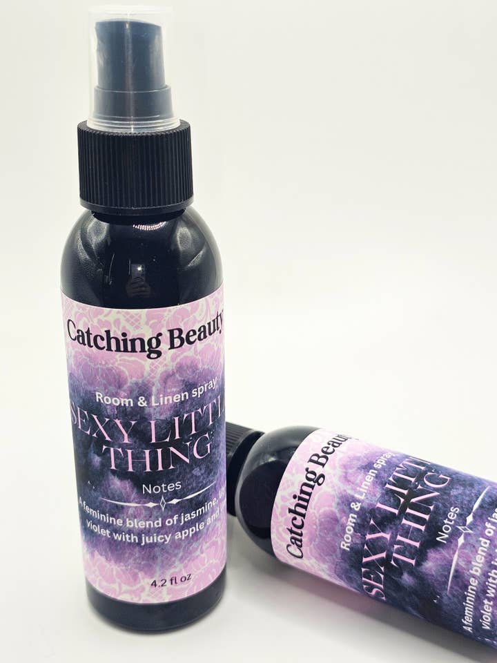 Spray sexy Little Thing Room & Linen pour la vente par Catching Beauty