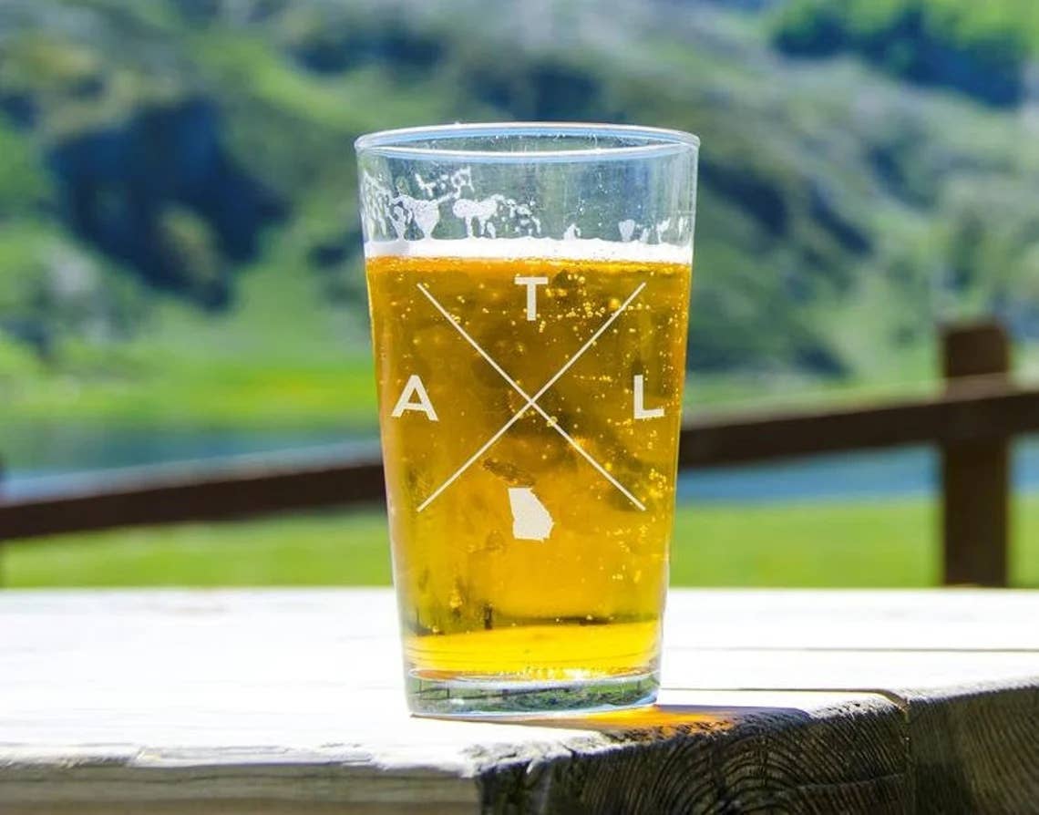 Bravo Glass – wholesale Beer glass/mug – Custom City / State Pint Glass. Personalized to your store!