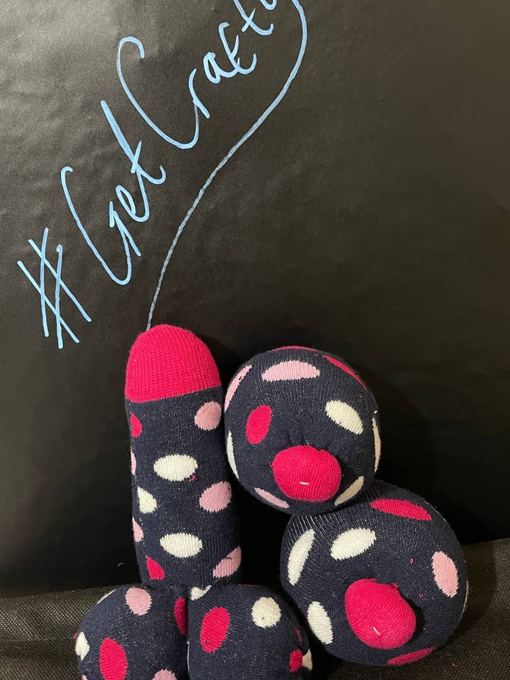 Kit calze fai da te in tessuto Willy per la vendita all'ingrosso da parte di The Crafty Stitch