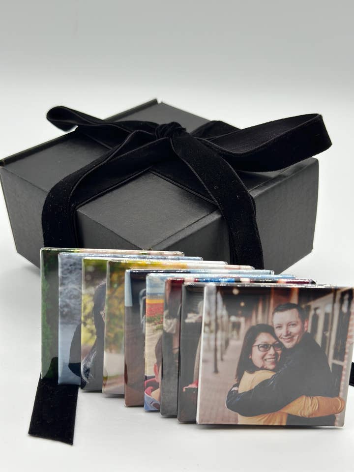Boutons Épinglés Personnalisés avec Photo | Cadeau Personnalisé pour la Famille pour la vente par Marden S Design