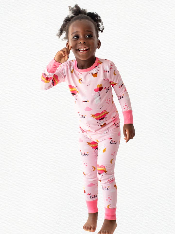 Lapin | Pyjamas en bambou Front-Cue pour enfants indépendants pour la vente par Penny’s Pixies | Sleepwear for Independent Dressing
