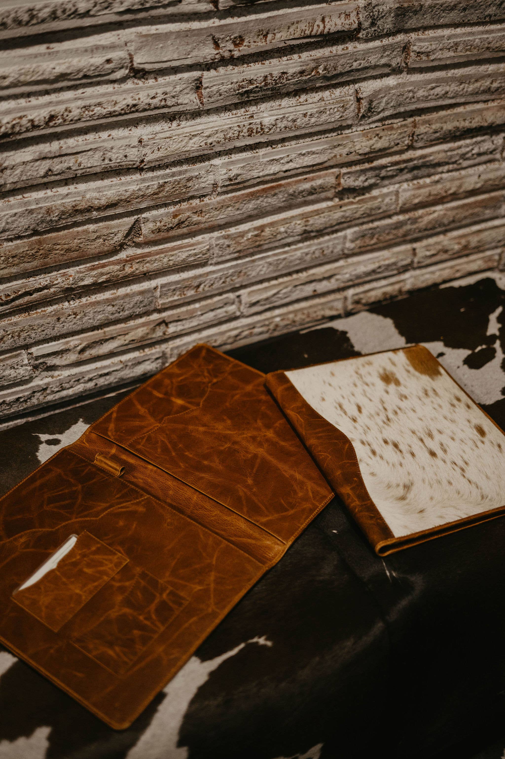 FRINGE & LUXE - Wholesale Folders - cowhide Portfolio2