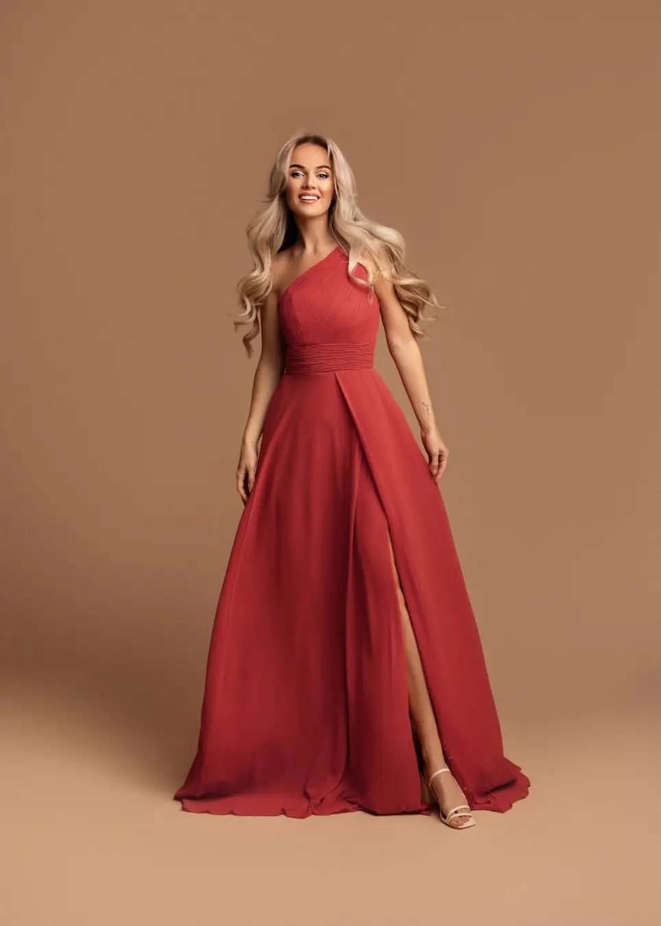Eva & Lola - Epsilonn - Wholesale Gown - Women's - Long dress with slit at the thighs - R13863
