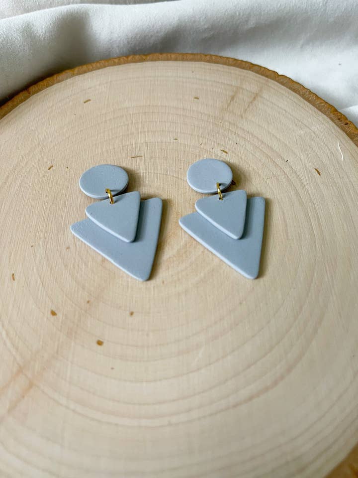 Vivian | Boucles d'oreilles en argile faites à la main pour la vente par The Nothing Is Wasted Shop