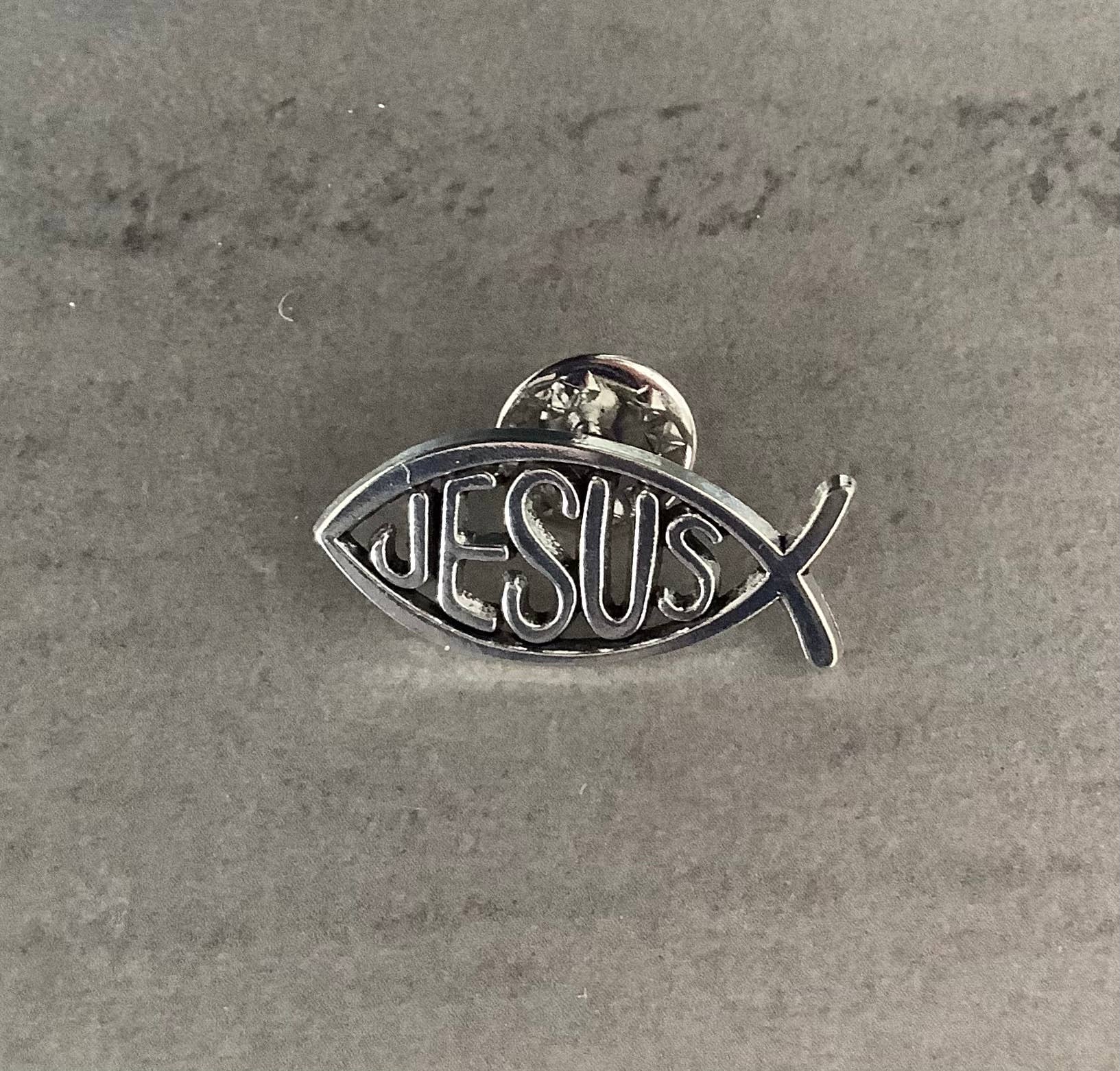 Faithstrings – wholesale Lapel pin/button – Christian Gift Jesus Pin Badge Gift 🎁 silver effect 1