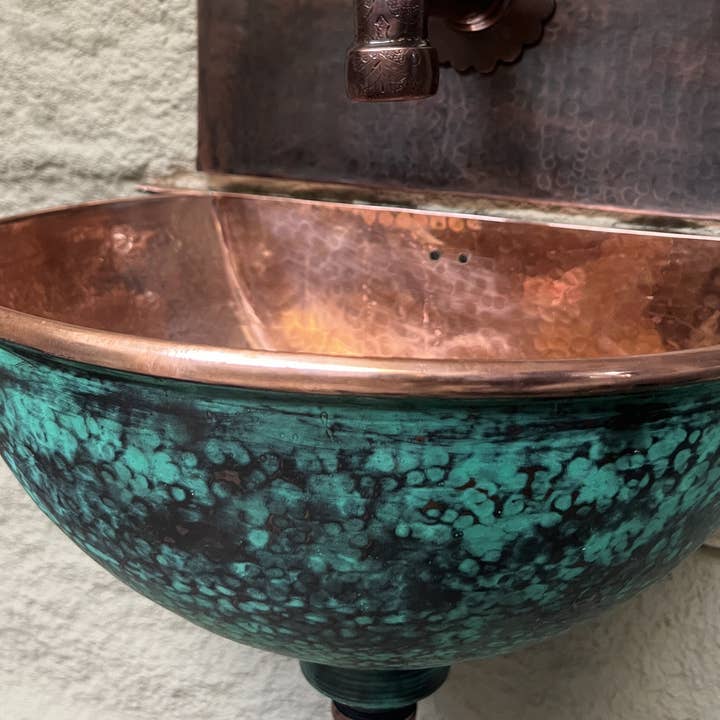 SaharaKesh - Venta al por mayor Conjunto de accesorios de baño - Lavabo de baño de pared de cobre con pátina azul y grifo mezclador