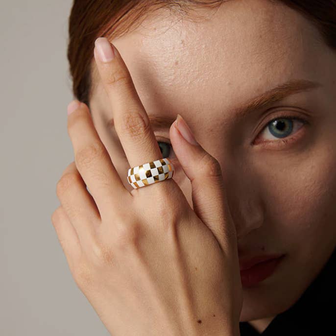 MeloMelo – wholesale Band/stacked ring – Sofia - White & Gold Karo Dome Ring2