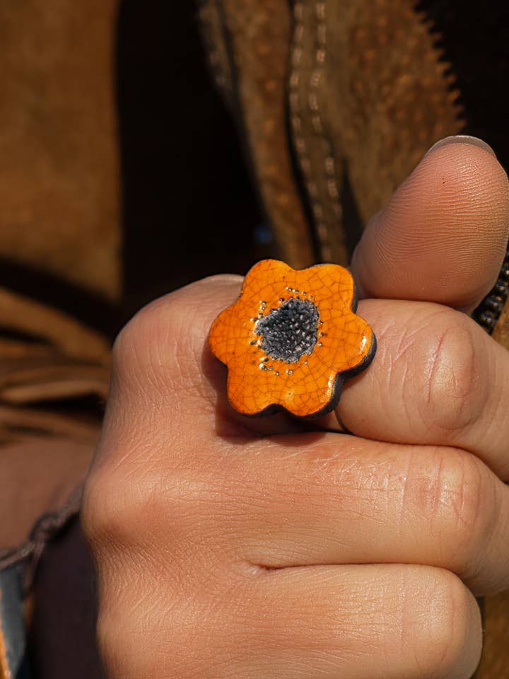 ANELLO HAPI per la vendita all'ingrosso da parte di Raku