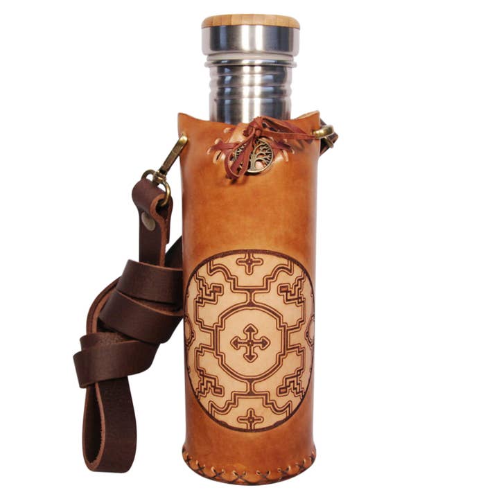 Timber Brown - Shipibo - Porte-bouteille d'eau de luxe pour la vente par Vesica