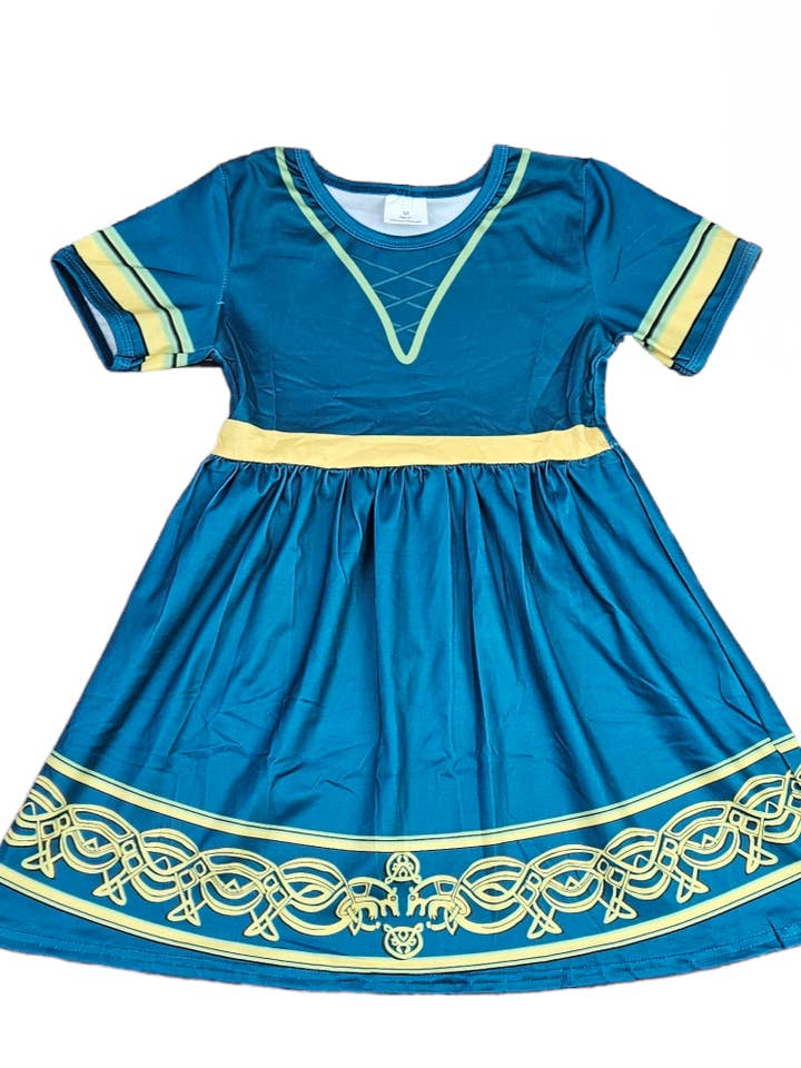 Robe en soie de lait à manches courtes Princesse Courageuse pour la vente par Great Lakes Kids Apparel