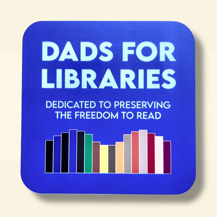 Autocollant "Papas pour les bibliothèques" pour la vente par Library Cat Designs