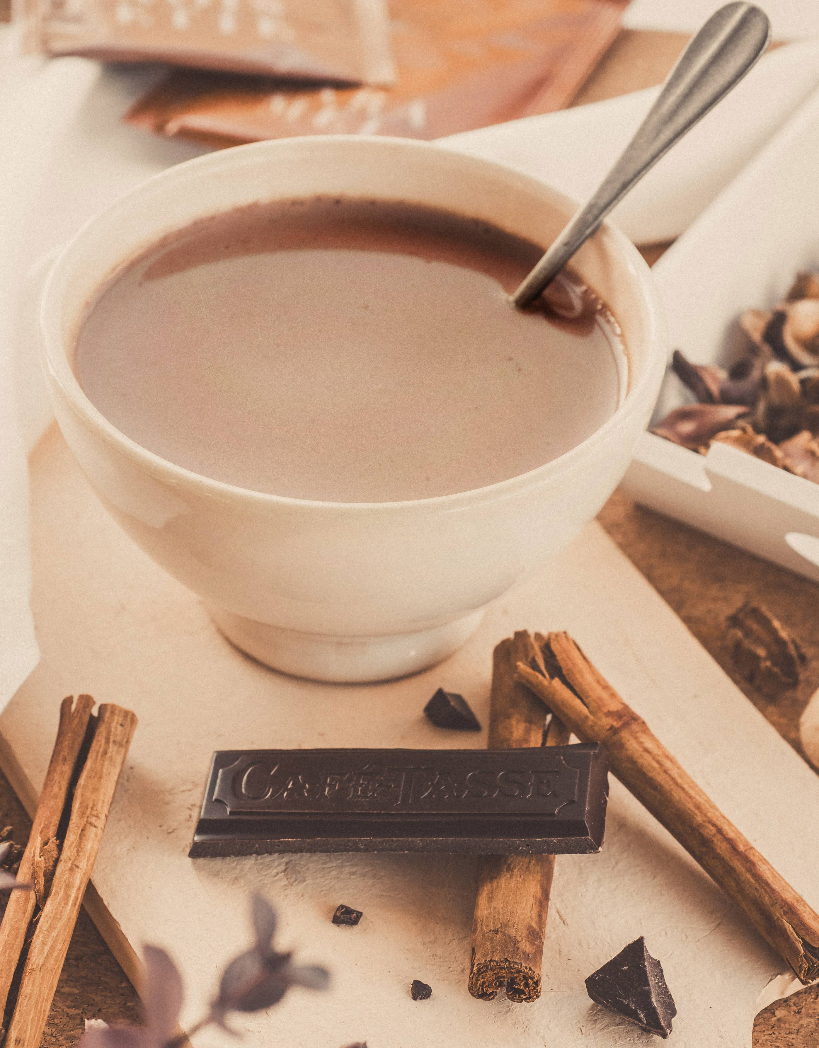 Café-Tasse – wholesale Hot cocoa mix/kit – "Christmas" flavored cocoa powder, with cinnamon1