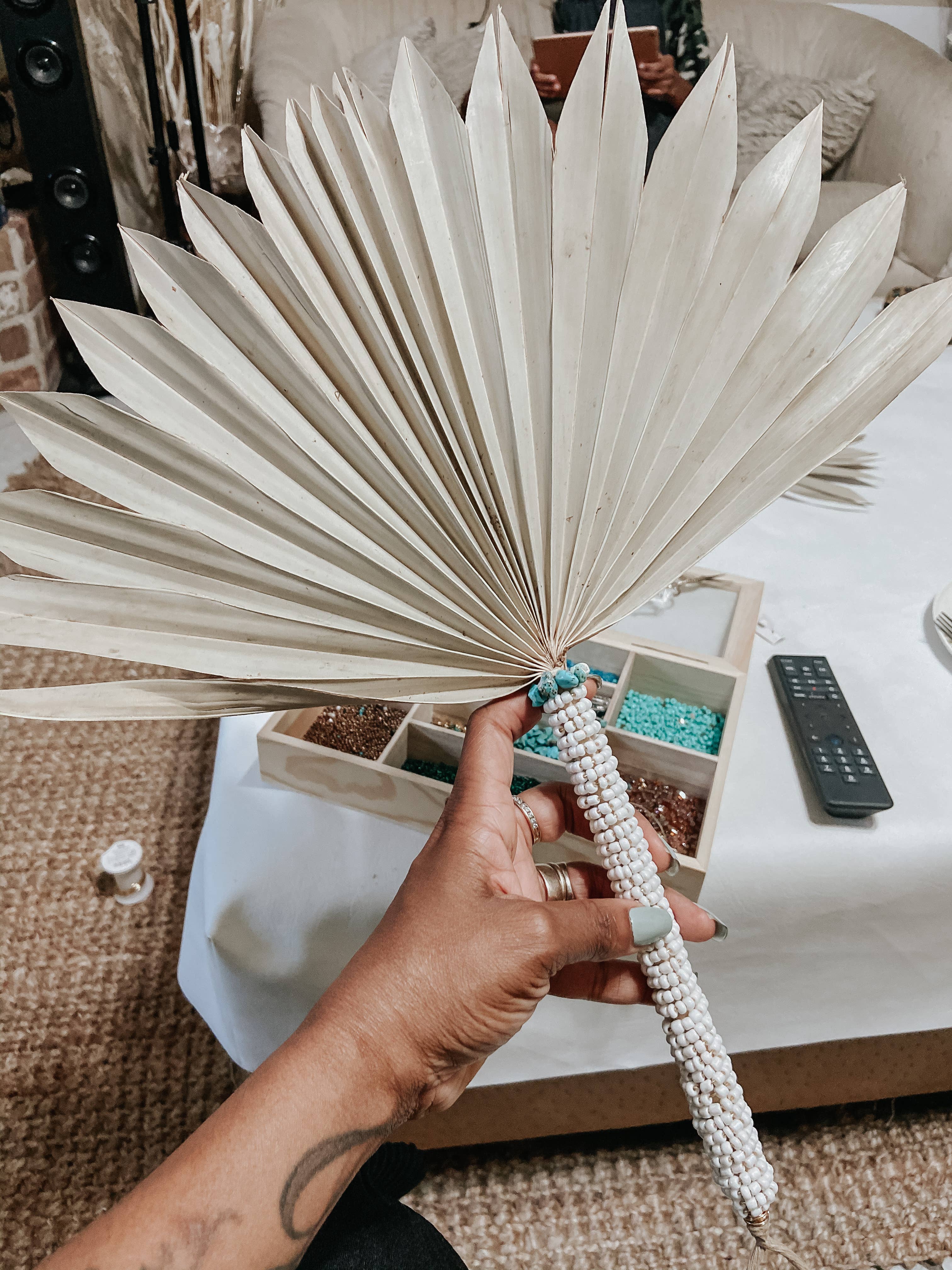 ZOENAE Co. – wholesale Handheld folding fan – SUMMER Palm Fans4