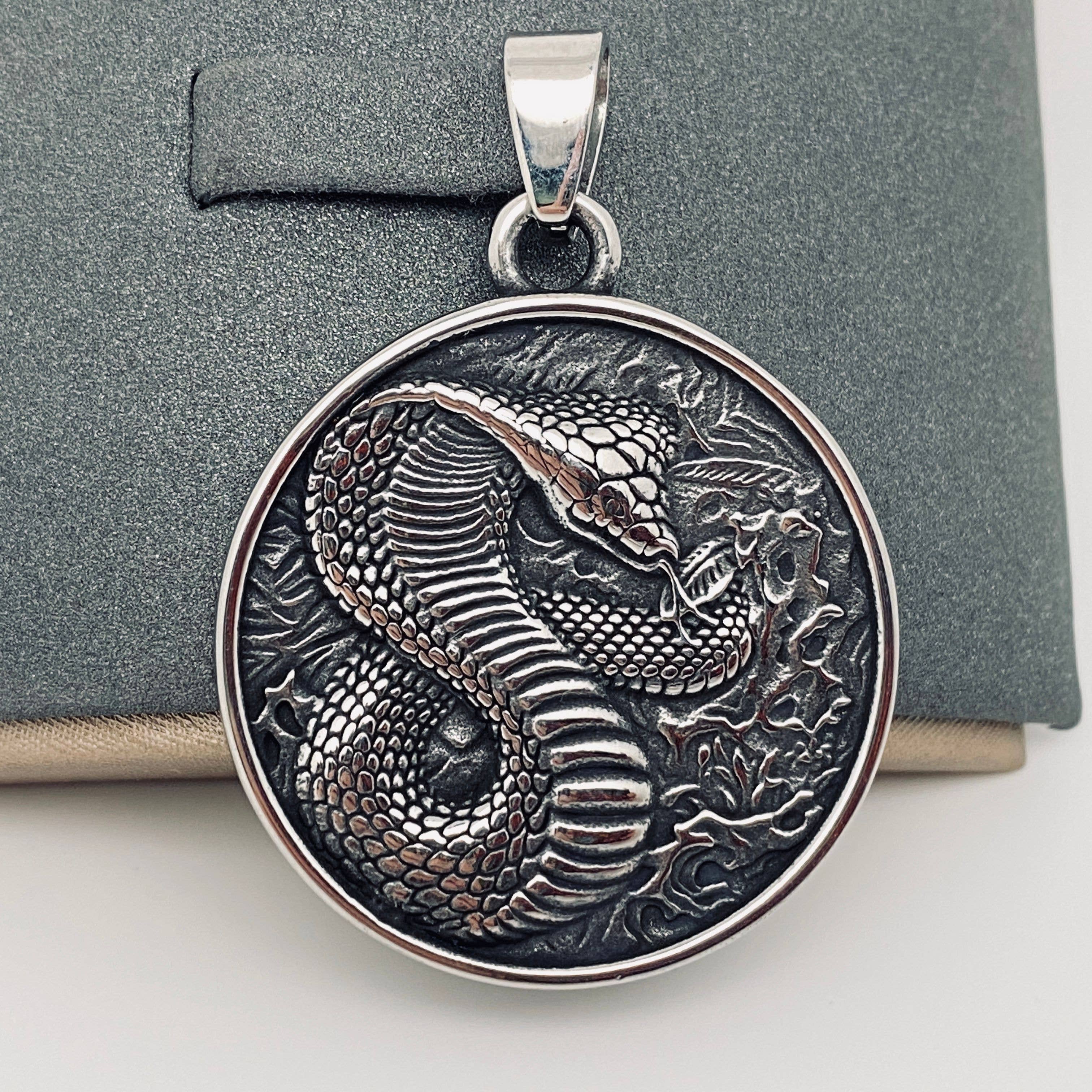 Mio Queena - Wholesale Craft Supplies - Multi Style of Exquisite Stainless Steel Pendant - MJ/MNP60