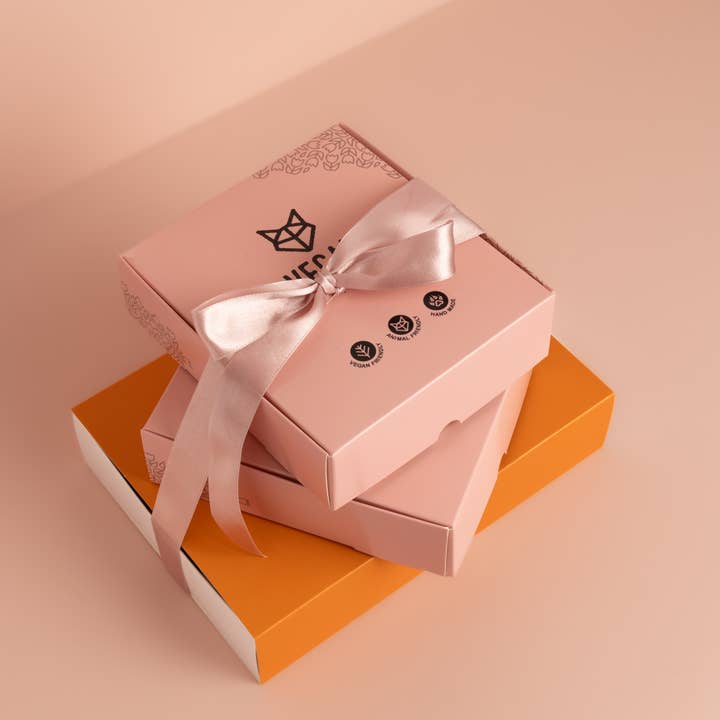 Amber cosmetics Ltd (Vegan Fox) - Wholesale Bath & Body Set - Feminine Gift Set3