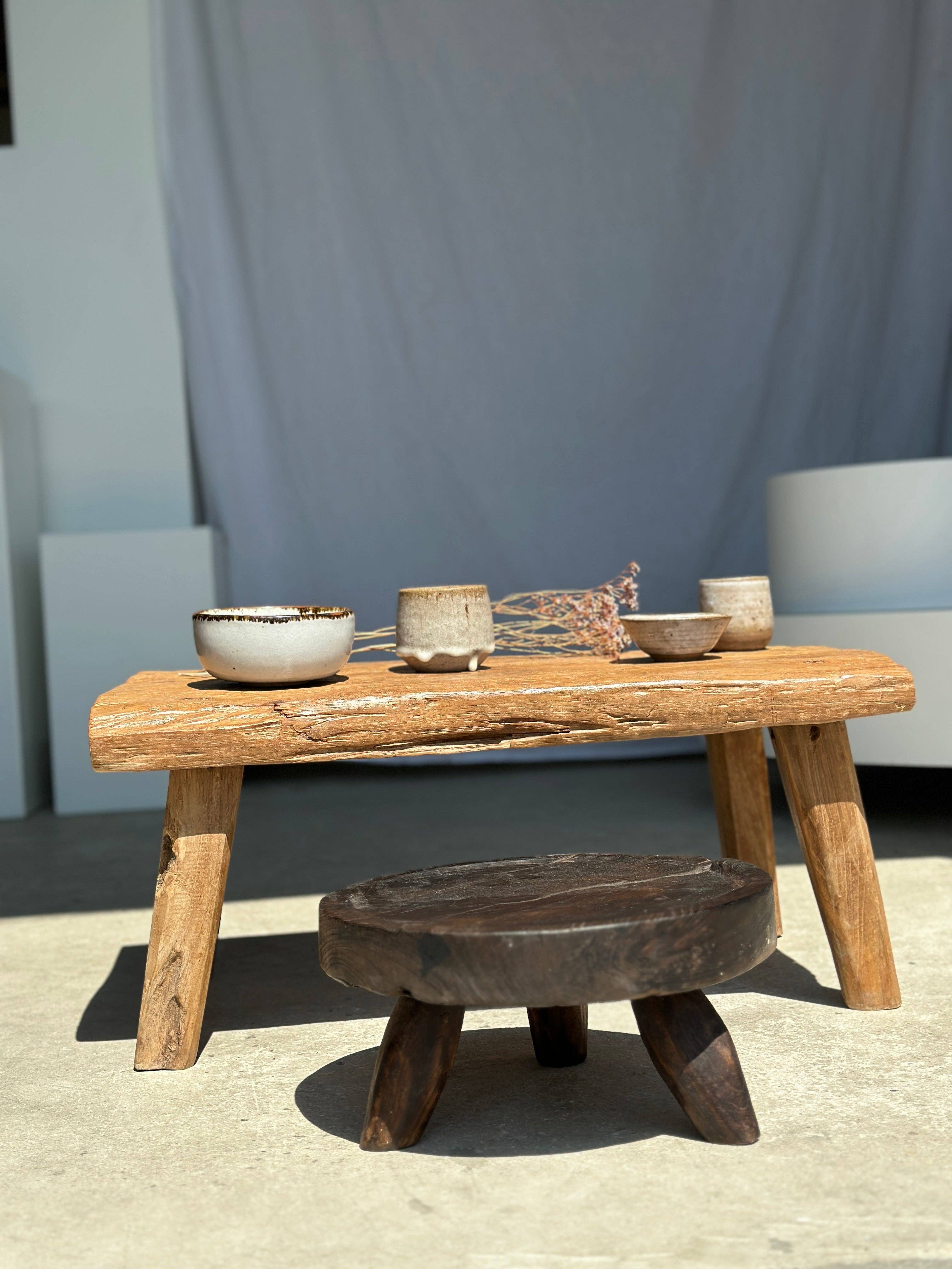 Office Objets – Großhandel Beistelltisch – Kleiner leichter Couchtisch aus hellem Teakholz mit vier Beinen H: 30 L: 63,5 B: 40 cm68